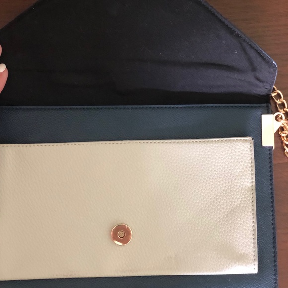 Forever 21 Envelope purse - Picture 4 of 5